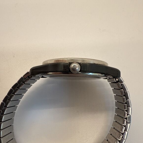 Victorinox Swiss Army Watch Men's Red Bezel Glow In The Dark 5 ATM (New Battery) - Picture 7 of 8